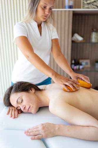 ⇒ Les Bains de la Gruyère · Spa in Charmey, Gruyère Schweiz Pflege Massagen